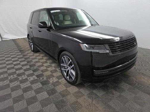 2025 Land Rover Range Rover P550e SE