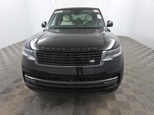2025 Land Rover Range Rover P550e SE