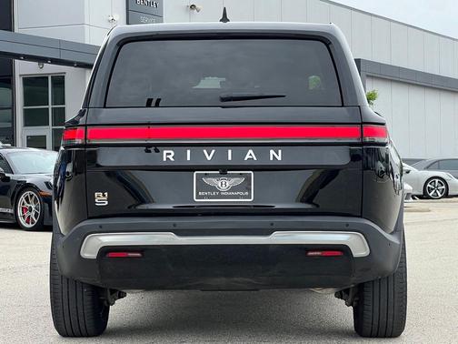 Midnight 2024 Rivian R1S Adventure Quad Motor Large Pack