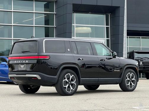 Midnight 2024 Rivian R1S Adventure Quad Motor Large Pack