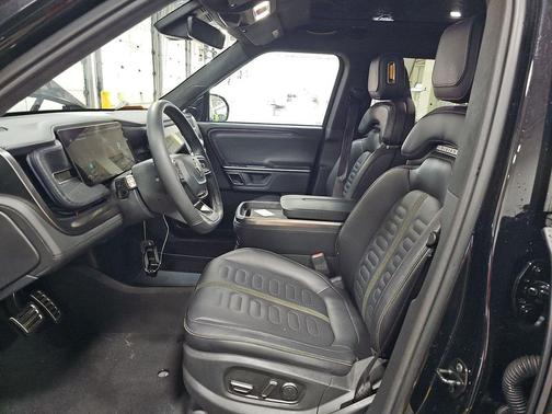 Midnight 2024 Rivian R1S Adventure Quad Motor Large Pack