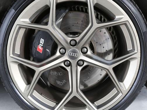 Sebring Black Crystal Effect 2024 Audi RS 7 4.0T Performance