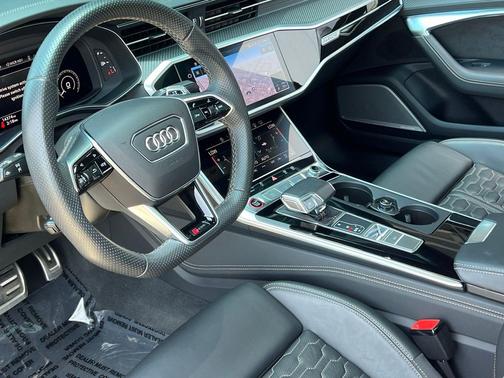 Sebring Black Crystal Effect 2024 Audi RS 7 4.0T Performance