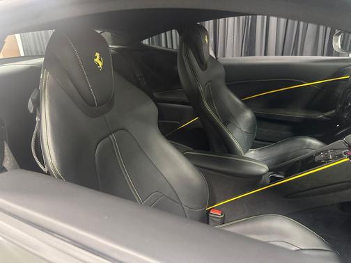 2022 Ferrari Roma Base