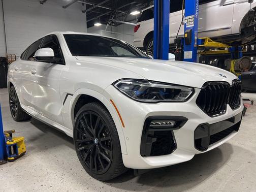 2020 BMW X6 M50i