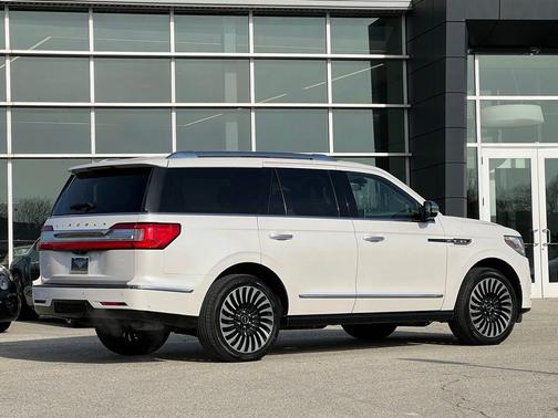 2018 Lincoln Navigator Black Label