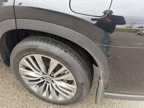 Midnight Black Metallic 2021 Toyota Highlander Platinum