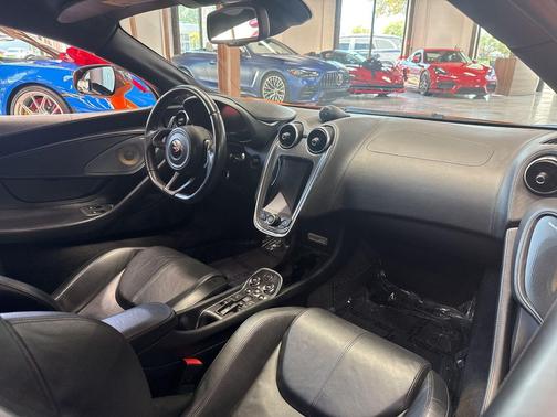 2018 McLaren 570GT Base