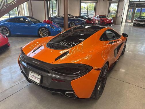 2018 McLaren 570GT Base