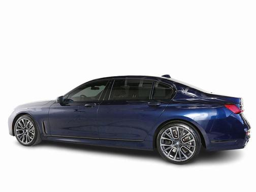 2022 BMW 750 i xDrive