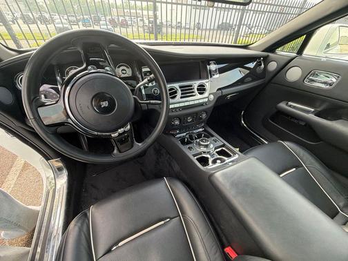 English White 2015 Rolls-Royce Wraith