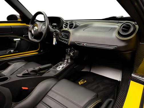 Giallo Prototipo 2016 Alfa Romeo 4C Spider Base