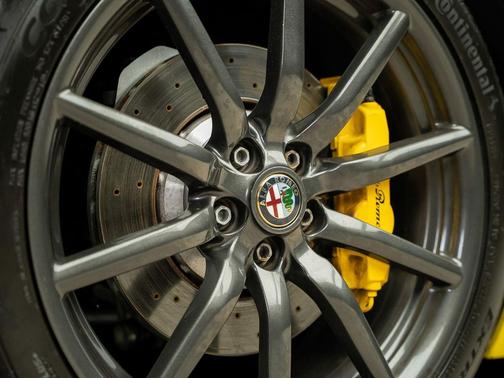 Giallo Prototipo 2016 Alfa Romeo 4C Spider Base