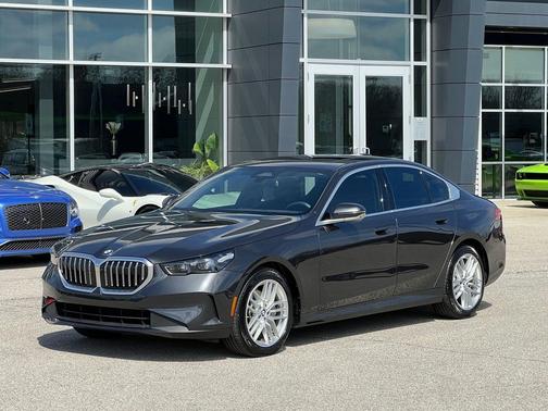 Dark Graphite Metallic 2024 BMW 530 xDrive