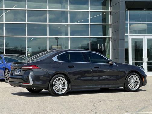Dark Graphite Metallic 2024 BMW 530 xDrive