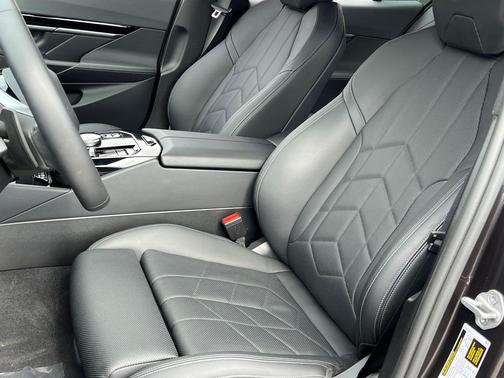 Dark Graphite Metallic 2024 BMW 530 xDrive