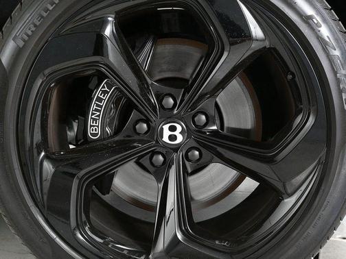 2025 Bentley Bentayga S Black Edition