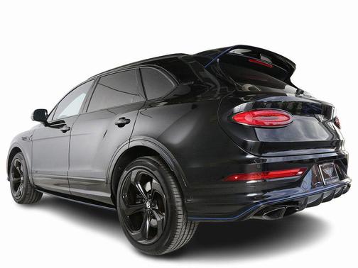 2025 Bentley Bentayga S Black Edition