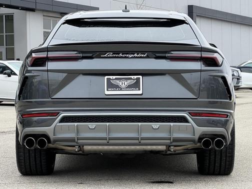 2020 Lamborghini Urus 