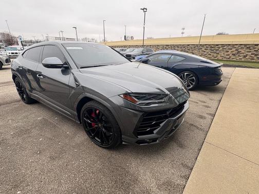 2020 Lamborghini Urus 