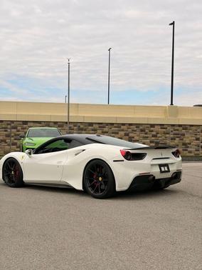 2017 Ferrari 488 GTB Base