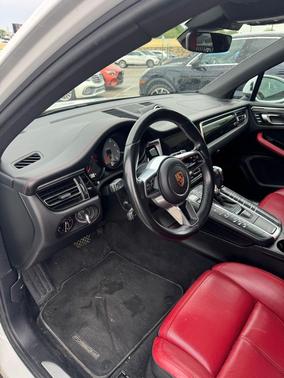 White 2020 Porsche Macan Macan