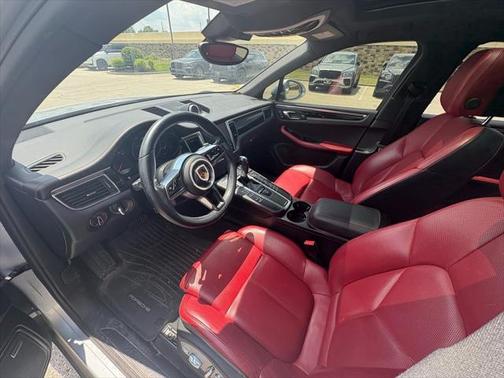 2018 Porsche Macan Base
