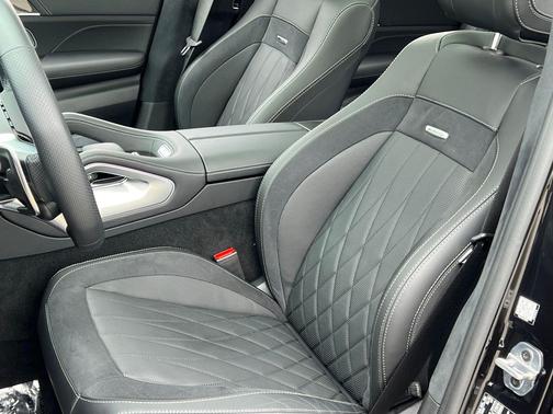 Obsidian Black Metallic 2026 Mercedes-Benz AMG GLS 63 Base
