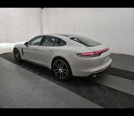 Chalk 2023 Porsche Panamera 4 Platinum Edition