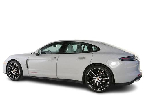 Chalk 2023 Porsche Panamera 4 Platinum Edition