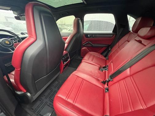 2021 Porsche Cayenne GTS