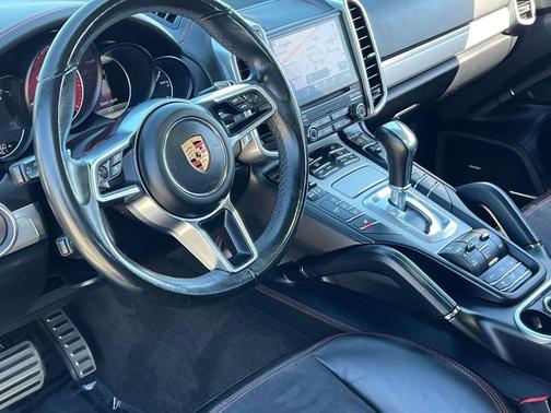 2017 Porsche Cayenne GTS