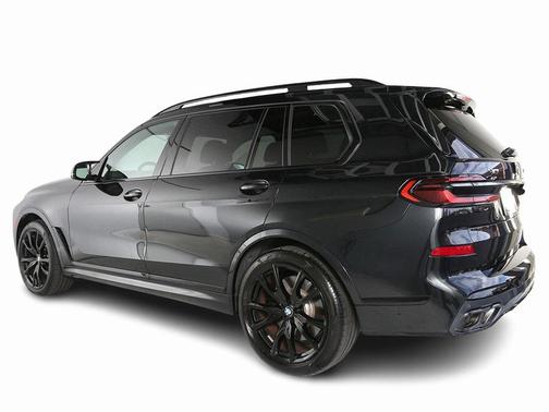 2024 BMW X7 M60i