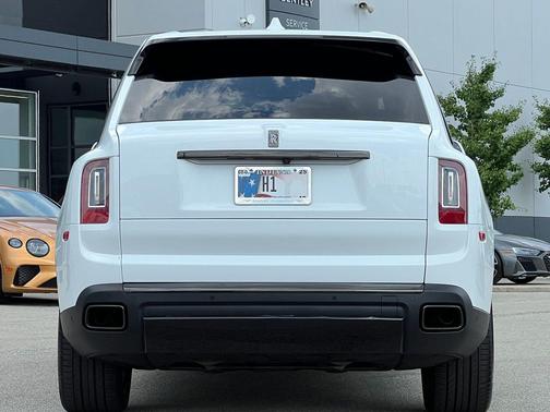 White 2023 Rolls-Royce Cullinan Black Badge