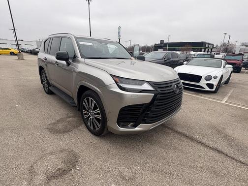 2025 Lexus LX 700h Luxury