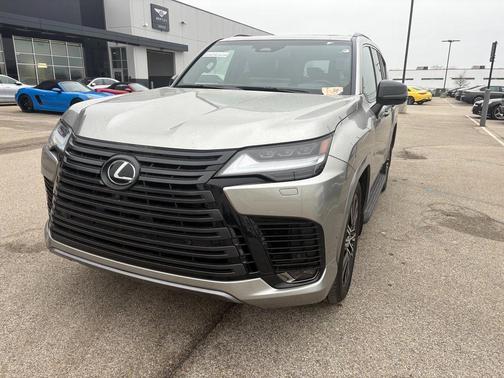 2025 Lexus LX 700h Luxury