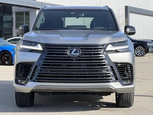 2025 Lexus LX 700h Luxury