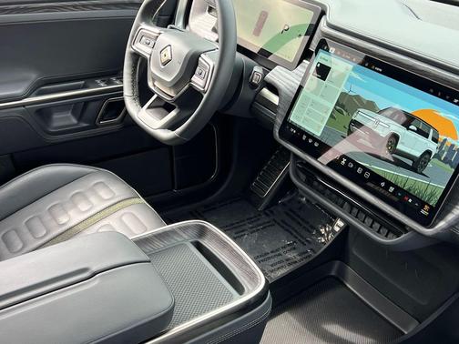 Glacier White 2022 Rivian R1S Launch Edition