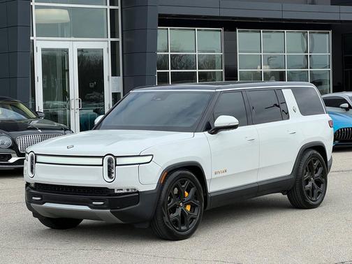 Glacier White 2022 Rivian R1S Launch Edition