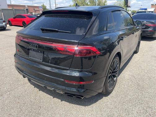Mythos Black Metallic 2024 Audi SQ8 4.0T Prestige