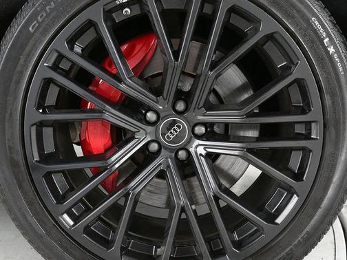 Mythos Black Metallic 2024 Audi SQ8 4.0T Prestige