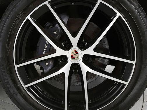 Carrara White Metallic 2023 Porsche Macan Macan