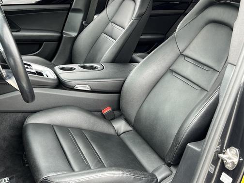 2019 Porsche Panamera 4