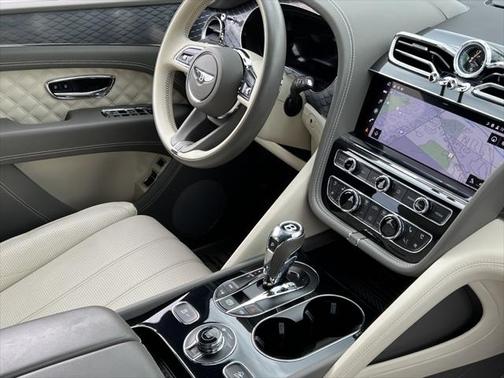 2021 Bentley Bentayga Hybrid AWD