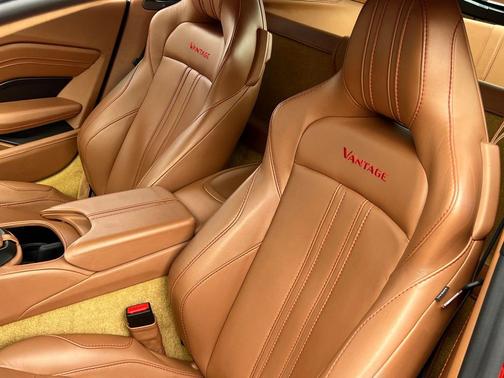 2019 Aston Martin Vantage Base