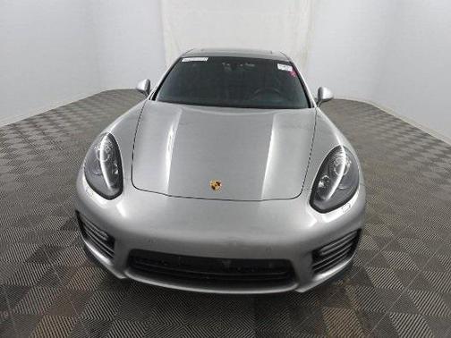 2016 Porsche Panamera GTS