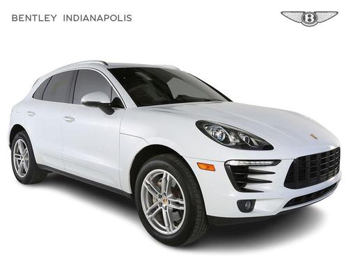 Carrara White Metallic 2016 Porsche Macan Macan S