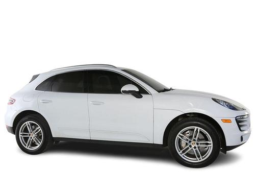 Carrara White Metallic 2016 Porsche Macan Macan S