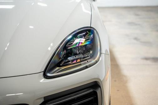 2022 Porsche Cayenne Platinum Edition