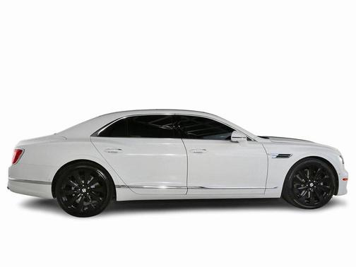 2022 Bentley Flying Spur V8